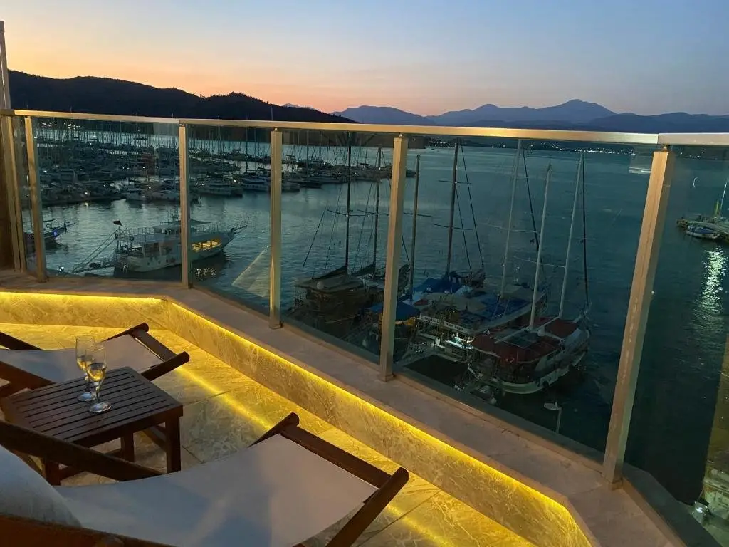 Exclusive Terrace Suite at Marina — фото 1