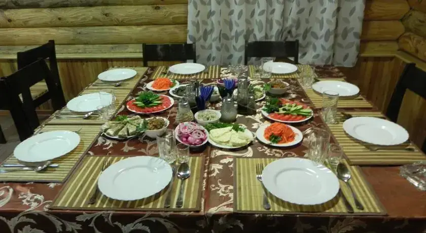 Кировский: База Отдыха Забава
