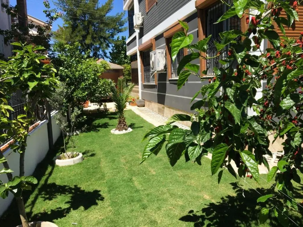 Дидим: Havuz garaj deniz barbekü, 4 oda 3 banyo klimalı villa , Bahçesinde organik meyve sebze sizi bekliyoruz