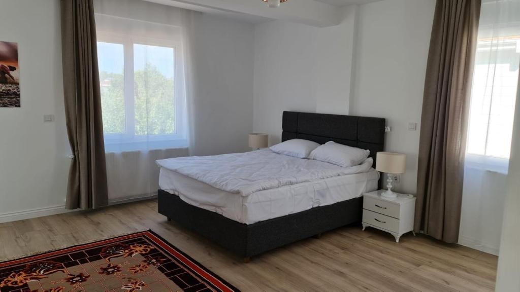 Анталья: orman manzaralı havuzlu villa