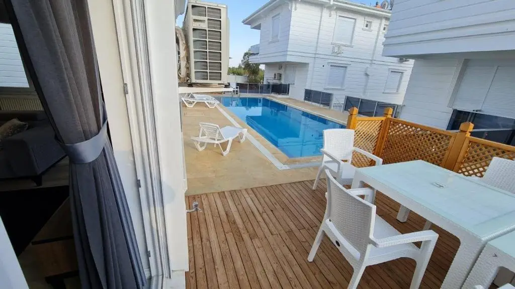 Анталья: orman manzaralı havuzlu villa
