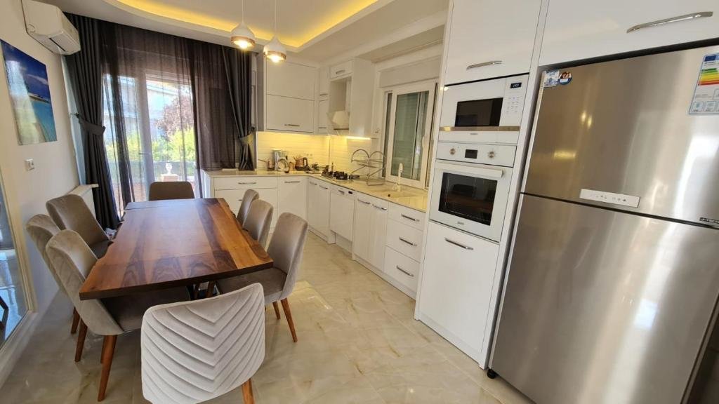 Анталья: orman manzaralı havuzlu villa