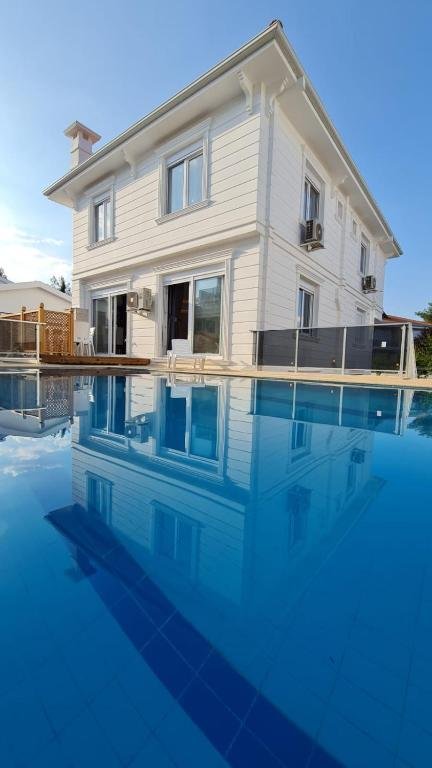 Анталья: orman manzaralı havuzlu villa