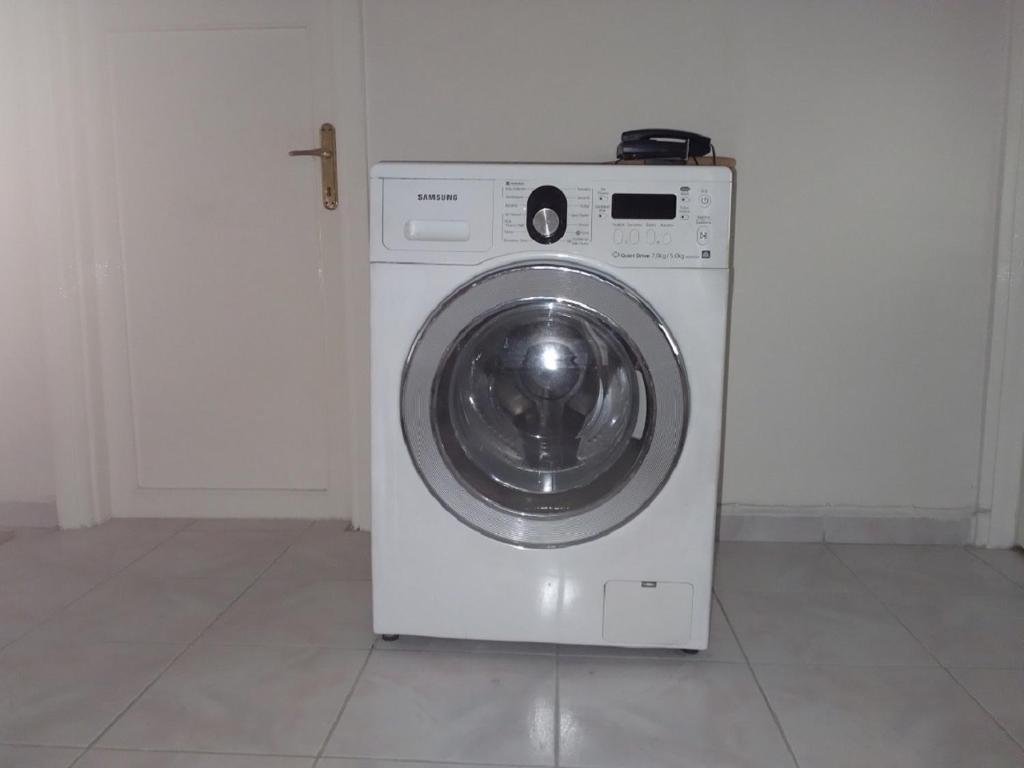 Стамбул: Feeling at home in İstanbul Center 5 Minutes walk to The Ataköy Metro Station & Metrobus
