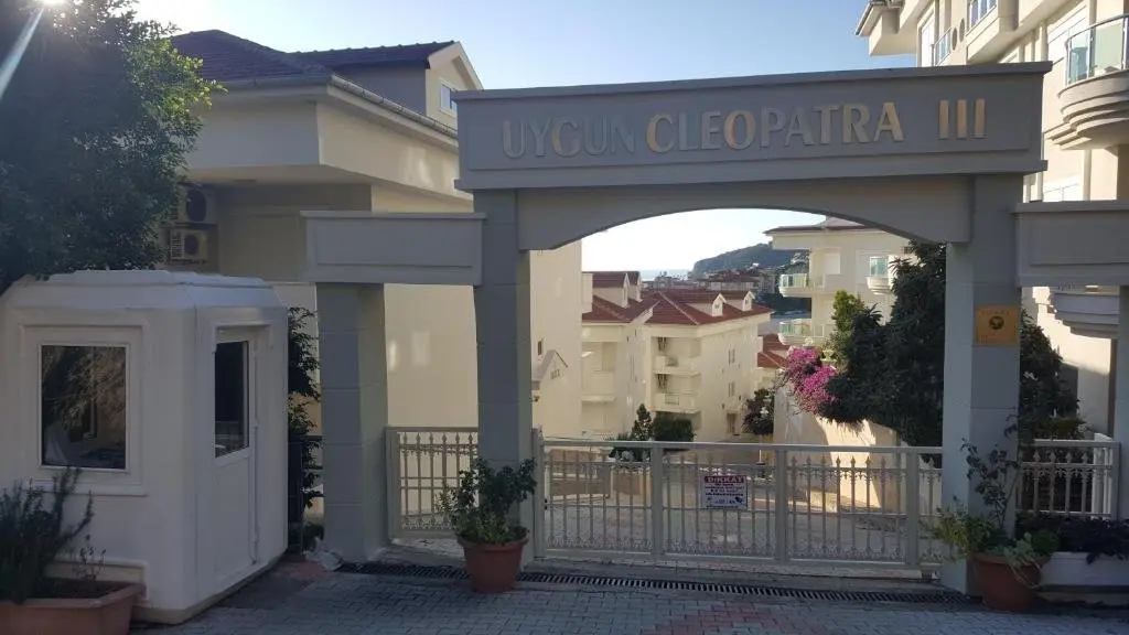 Аланья: Dinek mahallesi,Eski Antalya yplu cad.,Uygun Cleopatra 3 Sitesi no:59 Blok:E daire:2