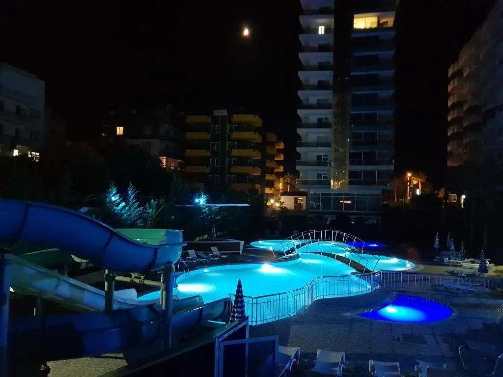 Аланья: Empire Residence Alanya/Mahmutlar 50m от моря