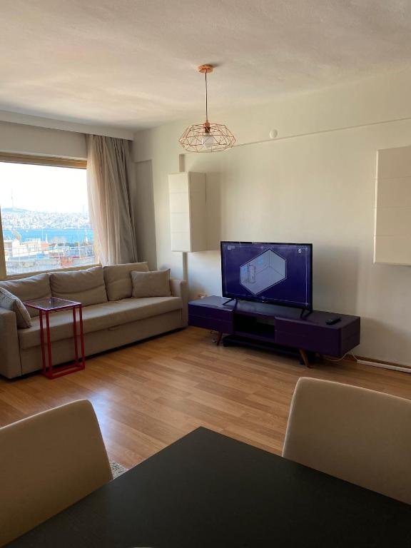 Стамбул: Renewed Apartment in Cihangir 2+1 Bosphorus View
