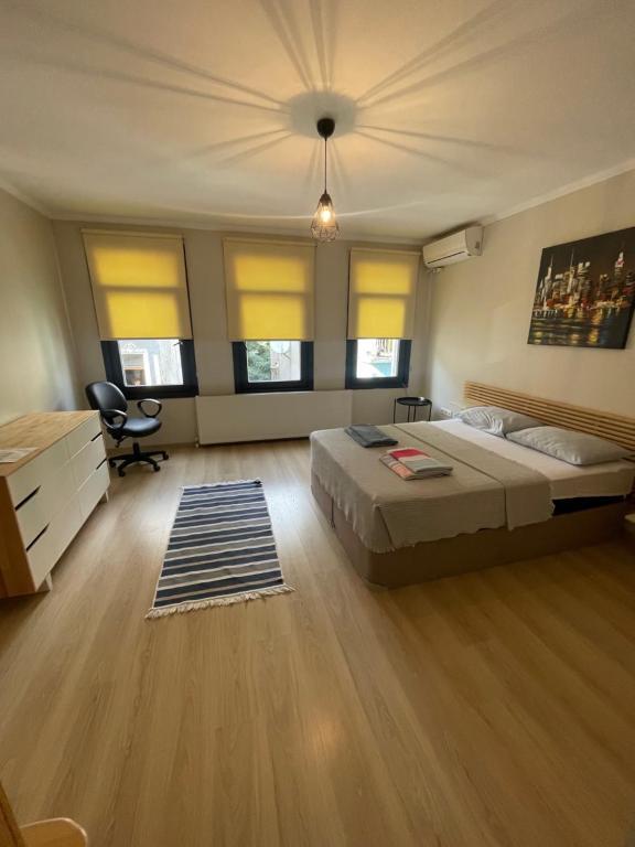 Стамбул: Duplex with Terrace in Center,5mn Walk To Istiklal