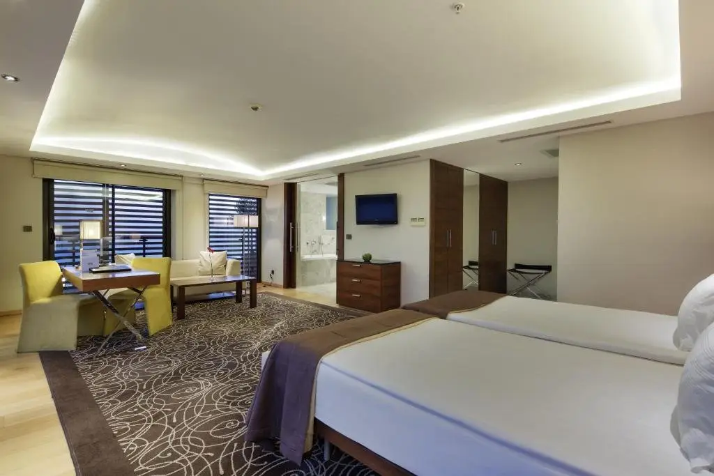 Манавгат: Blue Side Only Adult 16 (Adults only)