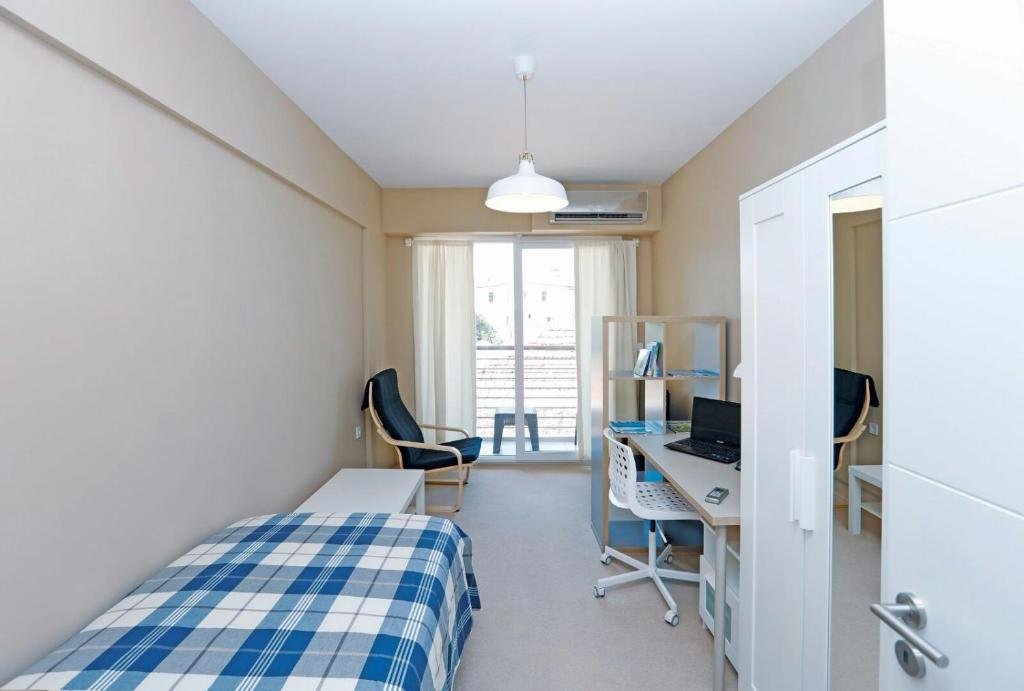 Урла: Private room in a two bedroom apartment