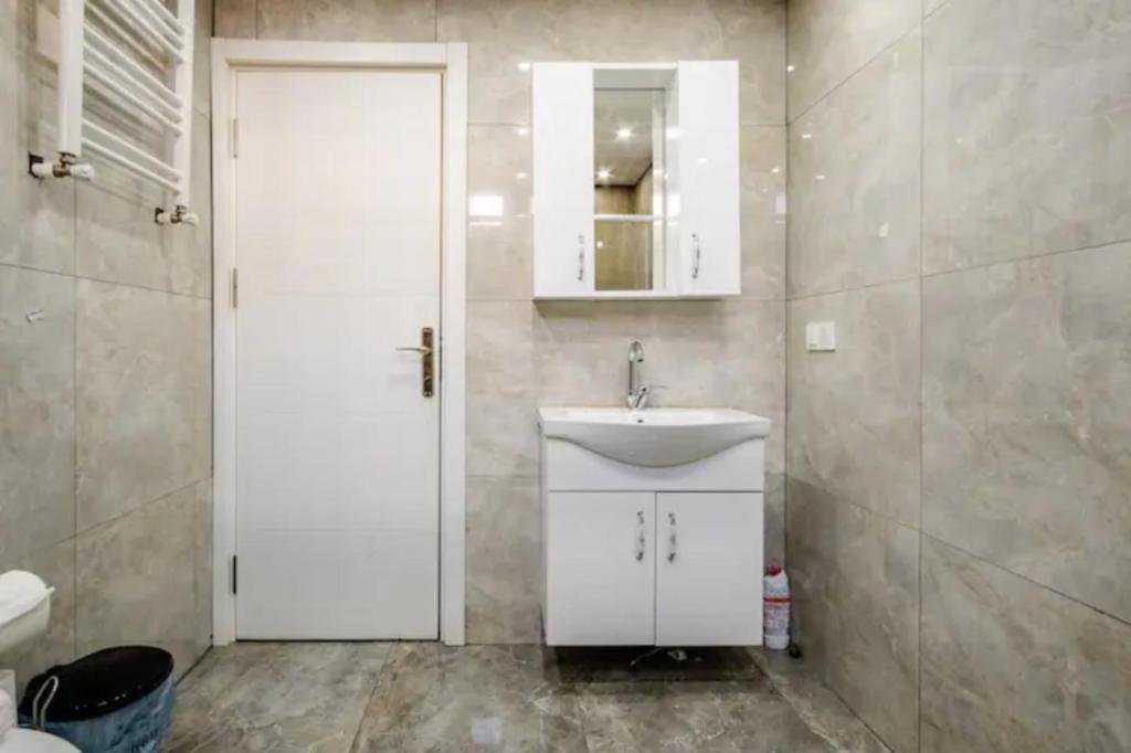 Стамбул: First flr 2bdr Modern New Apt in Center