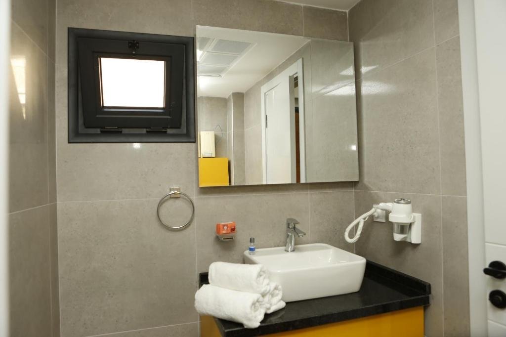 Измир: Comfortable and Modern Suite with Balcony in Narlidere, Izmir