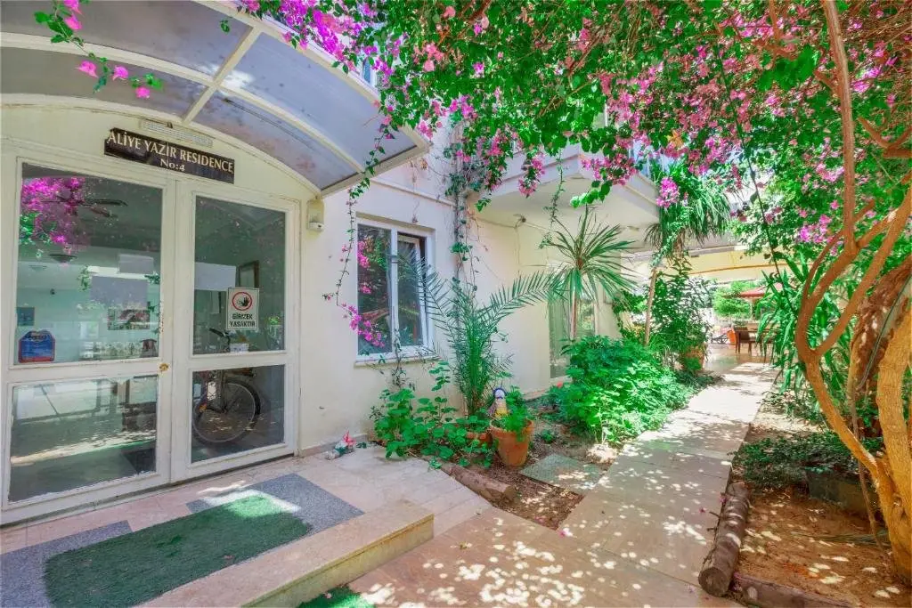 Аланья: WEEKLY rent of 2+1 apartment 250 m from the sea and in center of all need/Alanyas