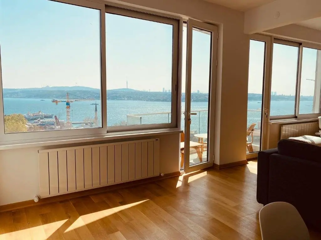 Стамбул: Bosphorus dominant renovated 120M apt with breathtaking view