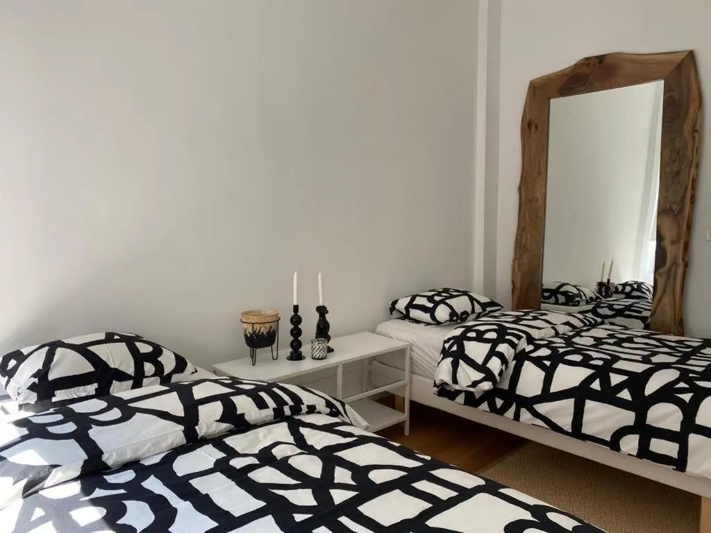 Стамбул: Bosphorus dominant renovated 120M apt with breathtaking view