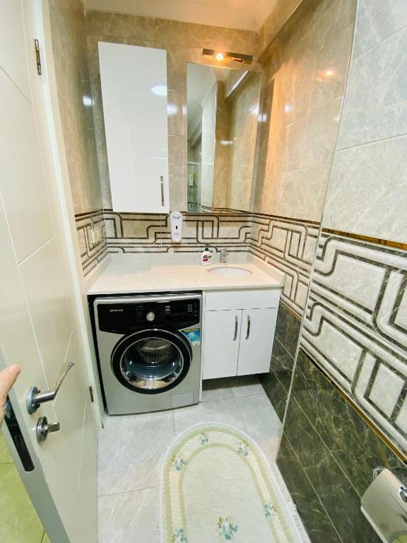 Стамбул: New Flat 1 Minutes To Metro it has elevetır