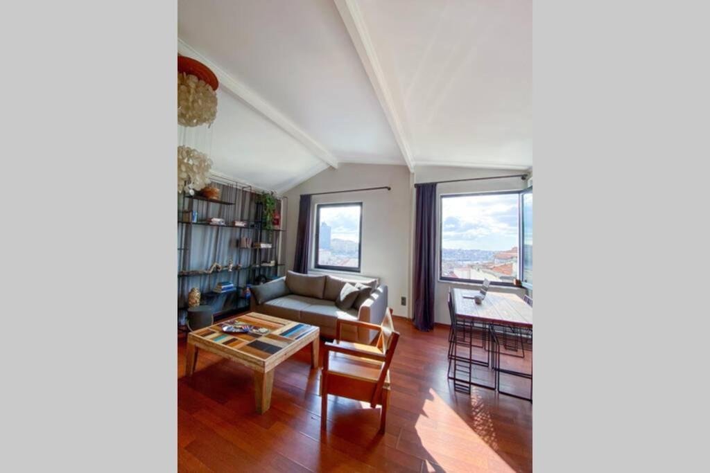 Стамбул: Unique LOFT with 2 BR, 2 Terraces and Amazing 360 Views!