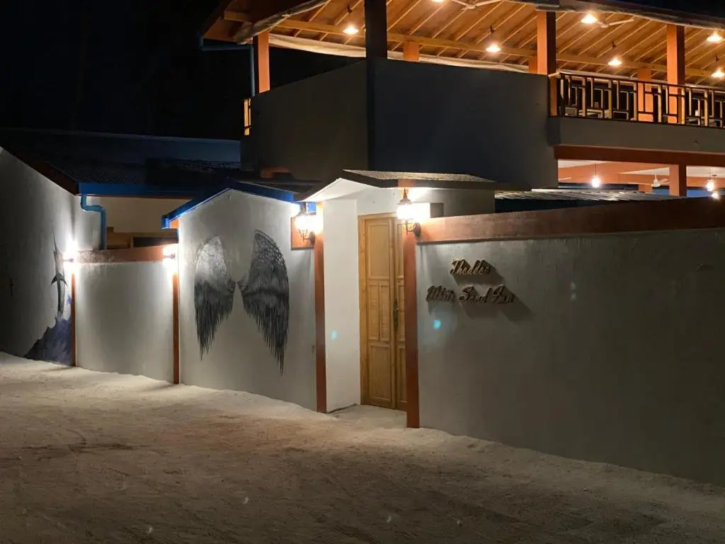 Атолл Алиф-Алиф: Thoddoo White Sand Inn