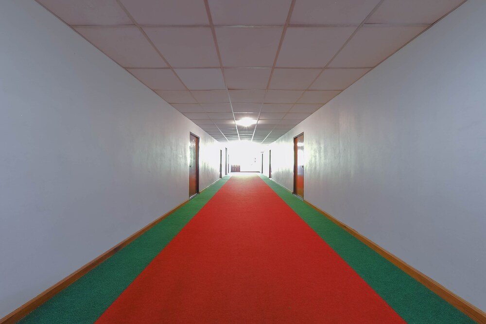 Самуи: Dumrong Town Hotel by OYO Rooms