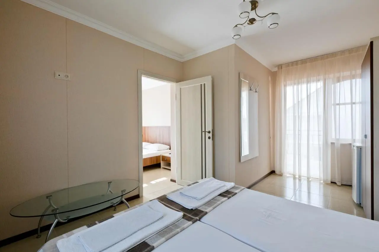 Вардане: Mini Hotel Beliy Parus