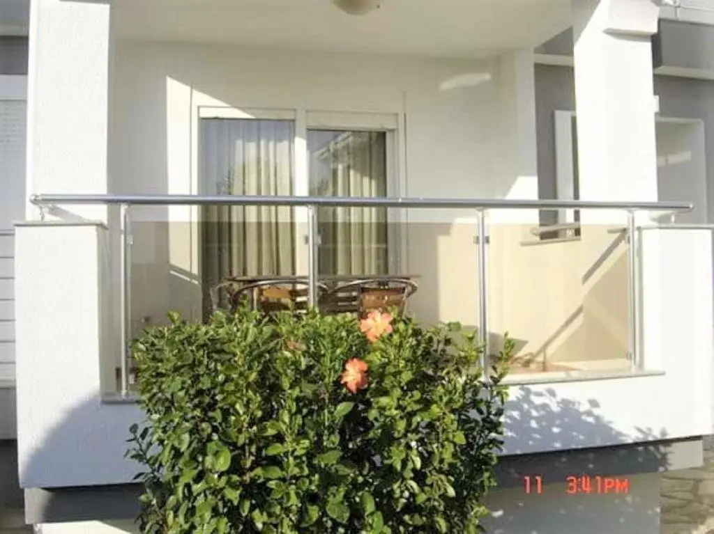Beautiful Home In Gated Side Hill community — фото 1