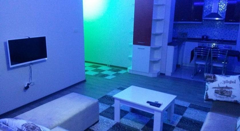 Измир: Ares House