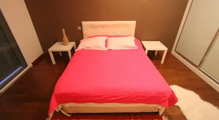 Измир: House and Home