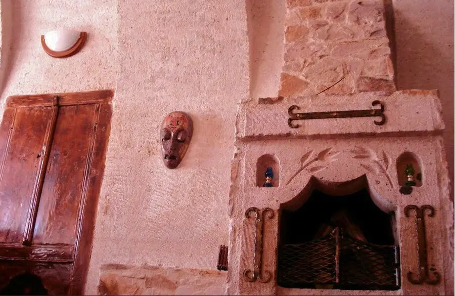Аванос: Adanos Konukevi