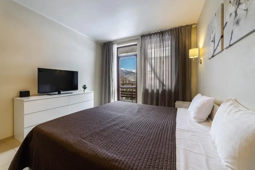 Эсто-Садок: Deluxe Zashitnoikov Kavkaza 77 2 Apartments
