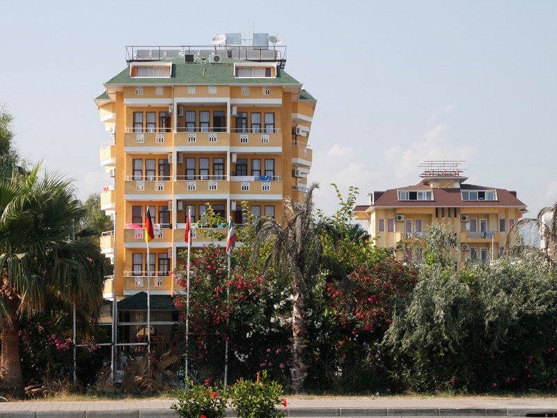 Happy Dreams Beach Hotel — фото 1