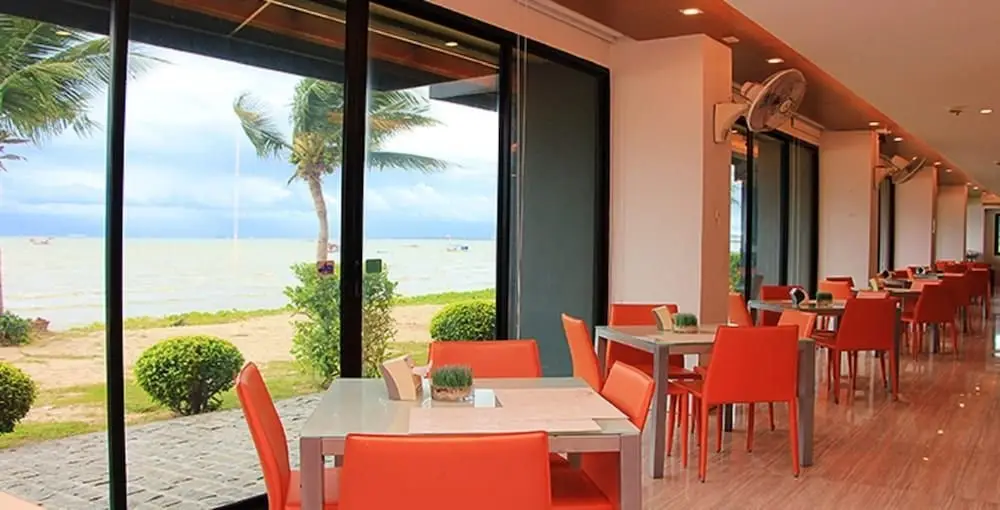 Бангламунг: Capital O 1088 Golden Dragon Beach Resort
