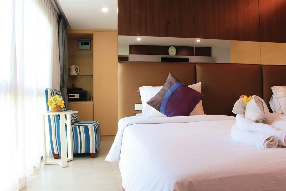 Бангламунг: Capital O 1088 Golden Dragon Beach Resort