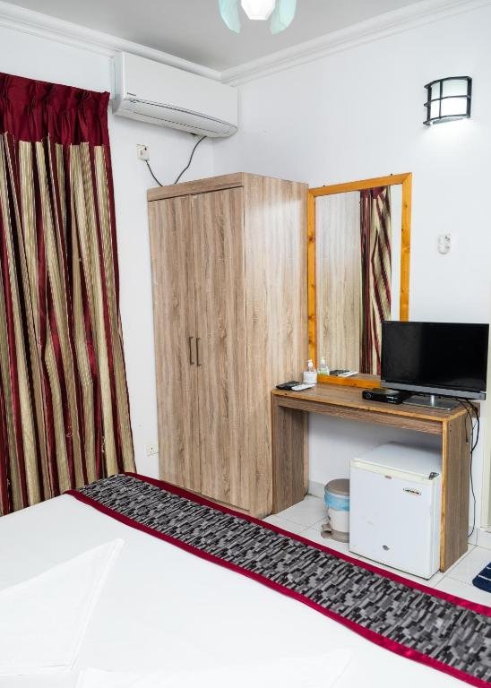 Хулхумале: The G10 Holiday Inn