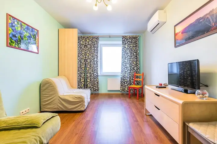 Санкт-Петербург: Apartment Butlerova 40