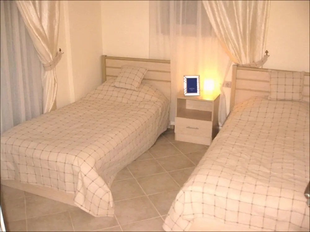 Милас: 2 Bed, 2 Bath Apartment On Private Site Within 300 Metres Of The Beach