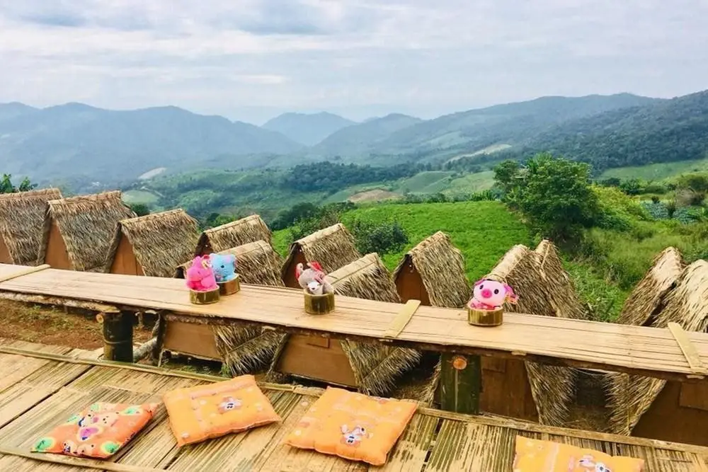 Кхунъюам: Baansookjai at Buatong