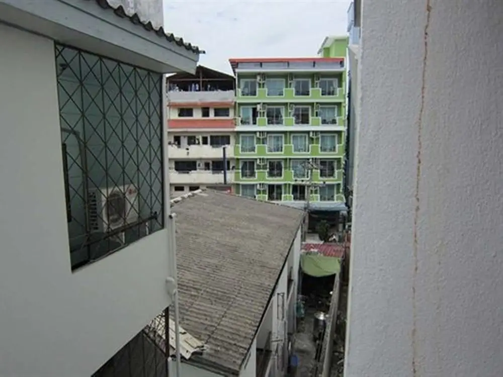 Паттайя: 18 Coins Inn