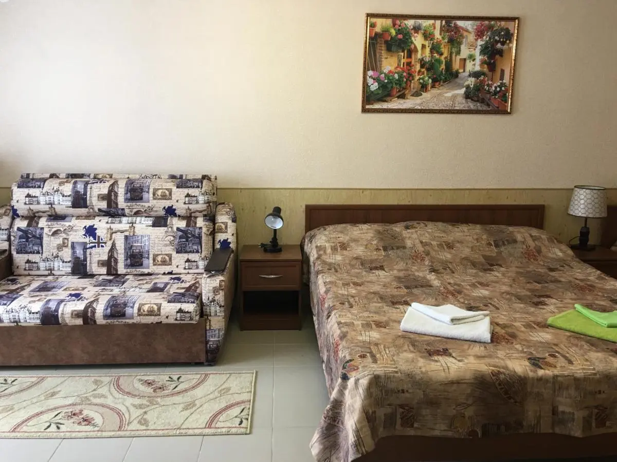 Геленджик: Голубая бухта Кипарисовый