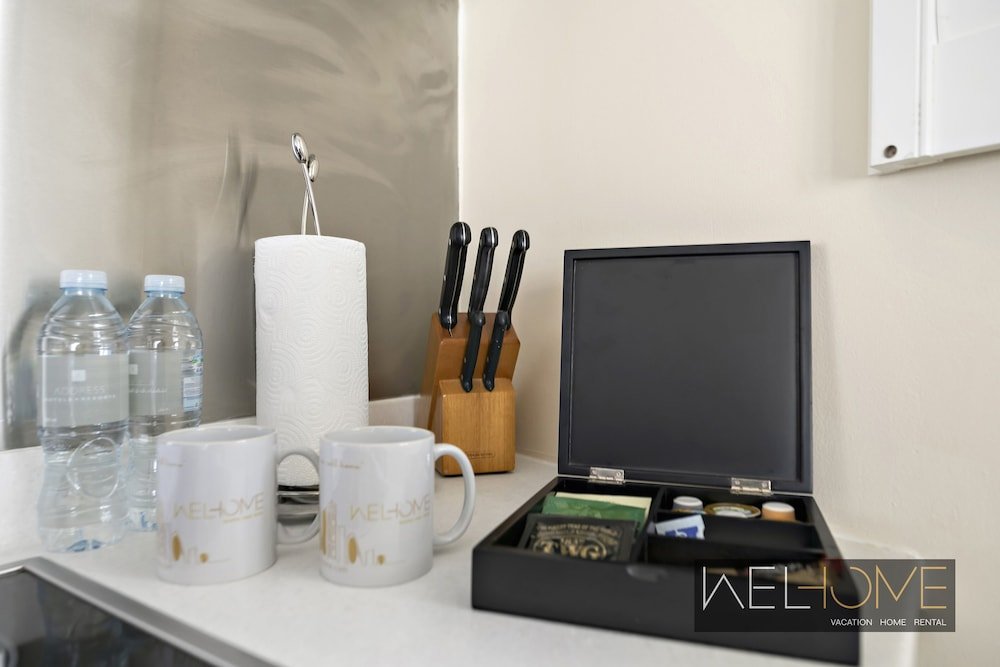 Дубай: WelHome - Breathtaking Apt with Partial View of Burj Khalifa