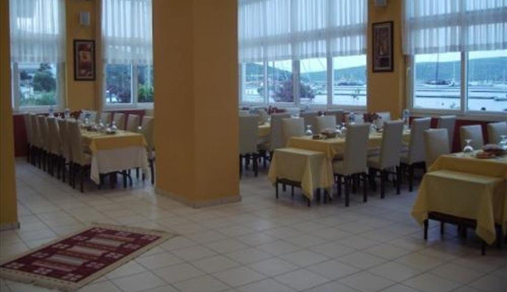 Сыгаджик: Hotel Three B Marine Sigacik