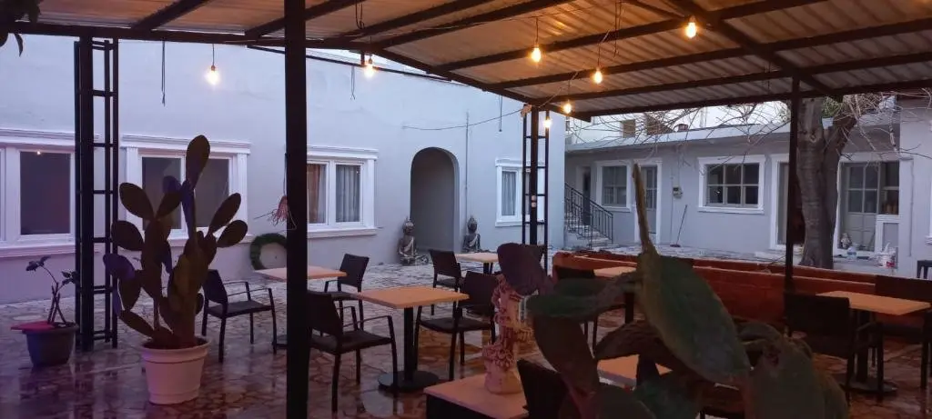 Кемер: Mert Hotel