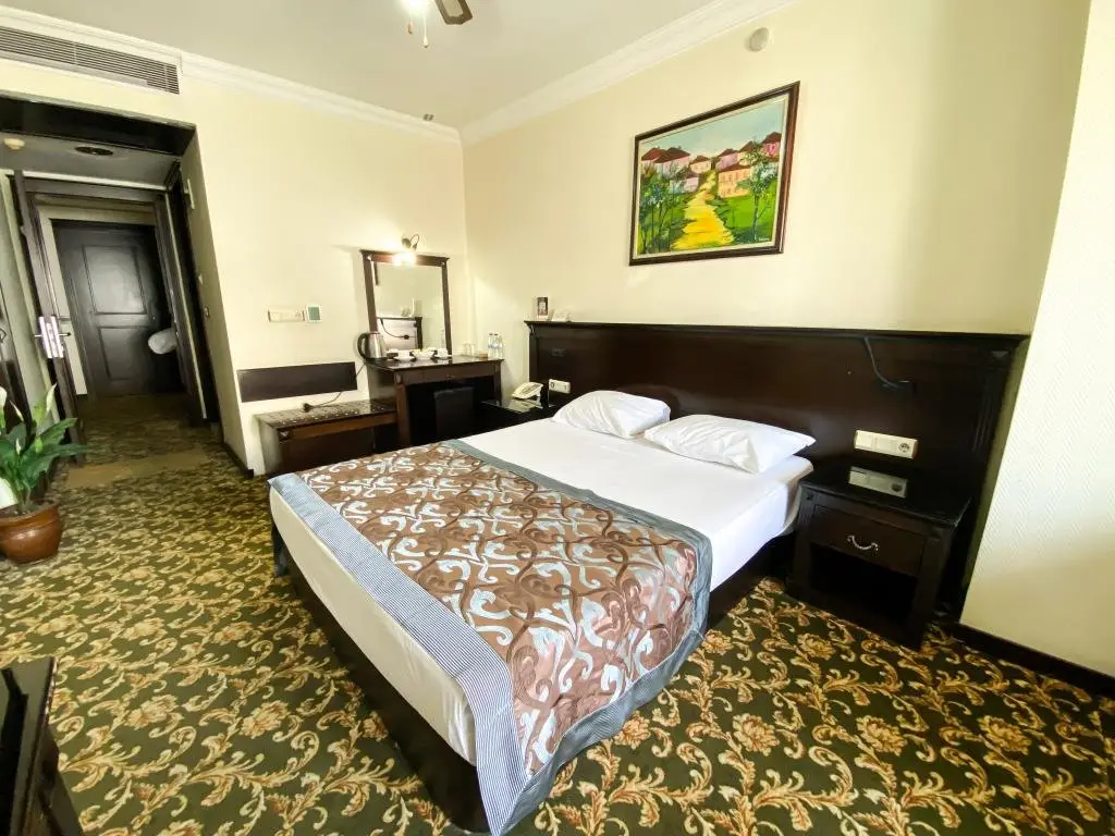 Эдремит: Omur Hotel