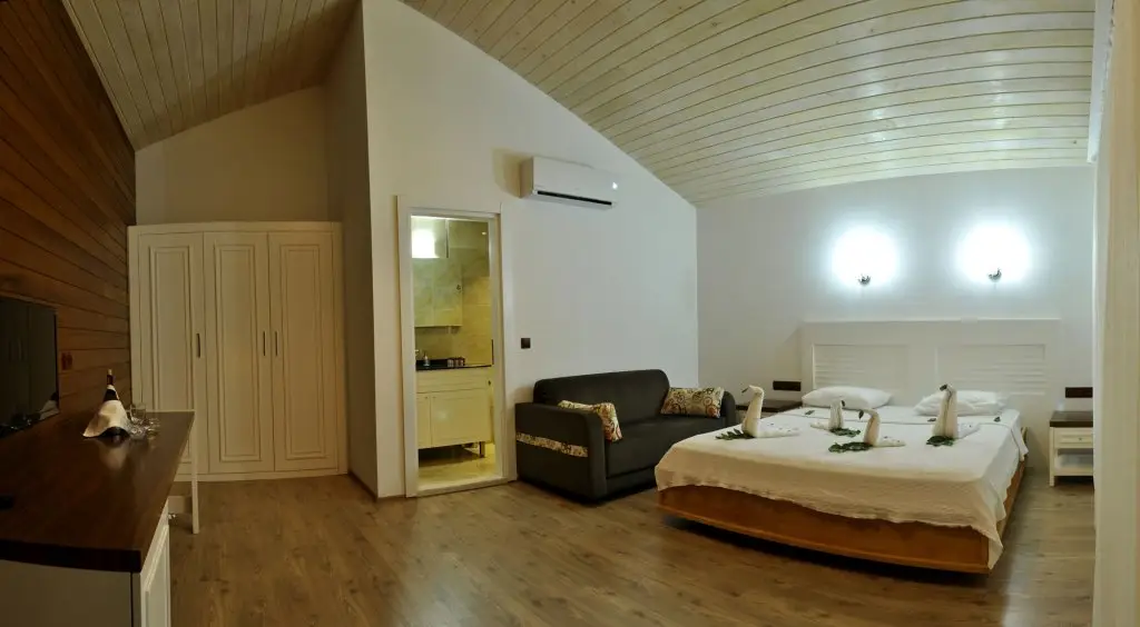 Чиралы: Seven Seasons Hotel