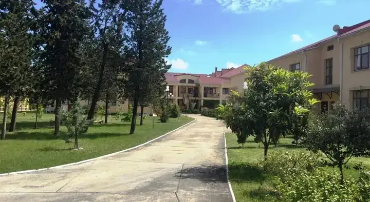 Адлер: Taunkhauz Orkhideya