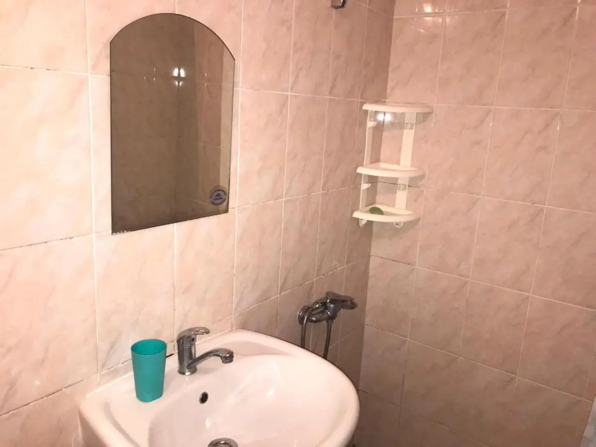 Лоо: Guest House Ostrov Sokrovishch