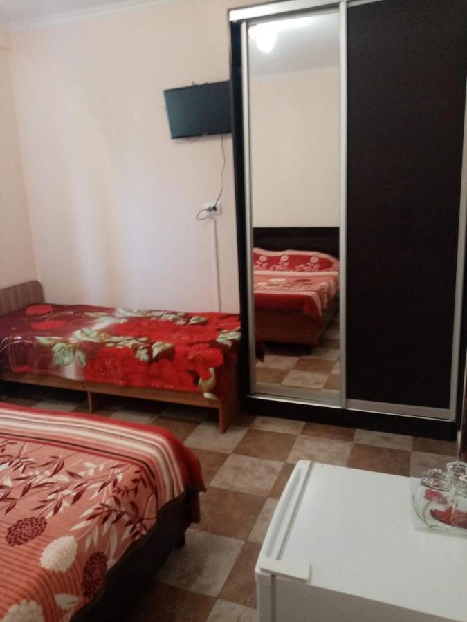Лоо: Guest House Ostrov Sokrovishch