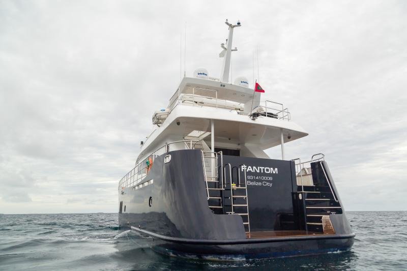 Fantom Luxury Yacht — фото 1