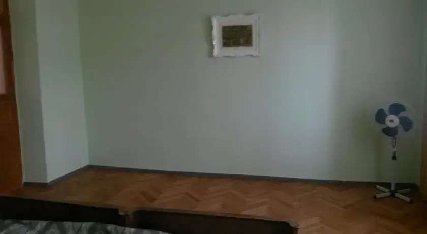 Ереван: Big House Small Price