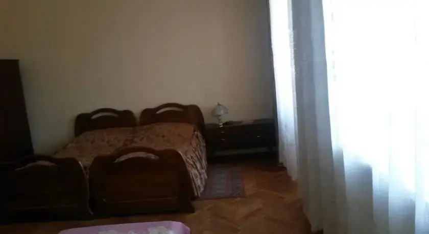 Ереван: Big House Small Price