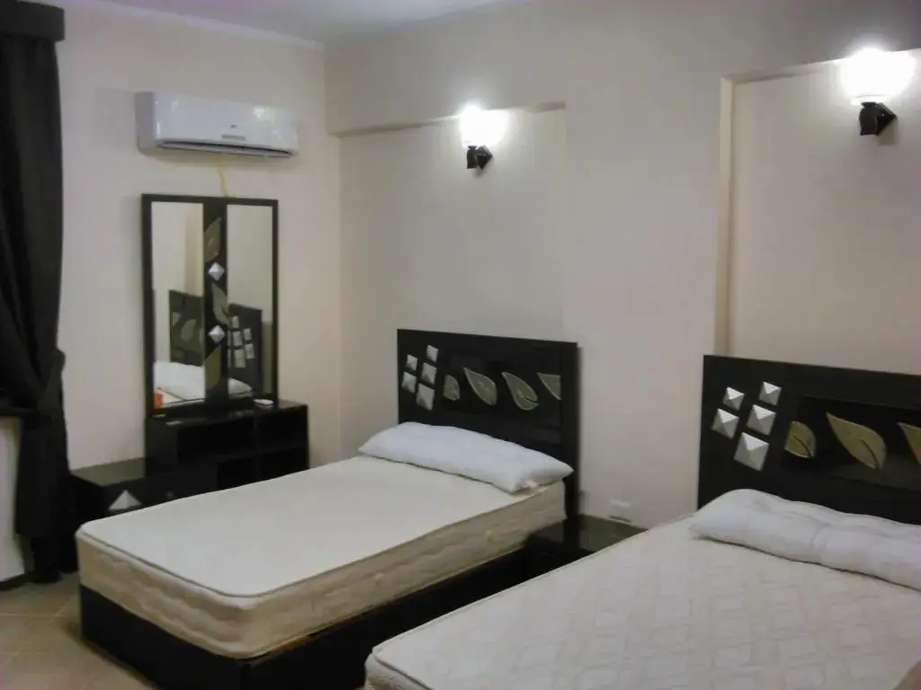 Айн-Сохна: Three-Bedroom Apartment at Louly Beach Resort